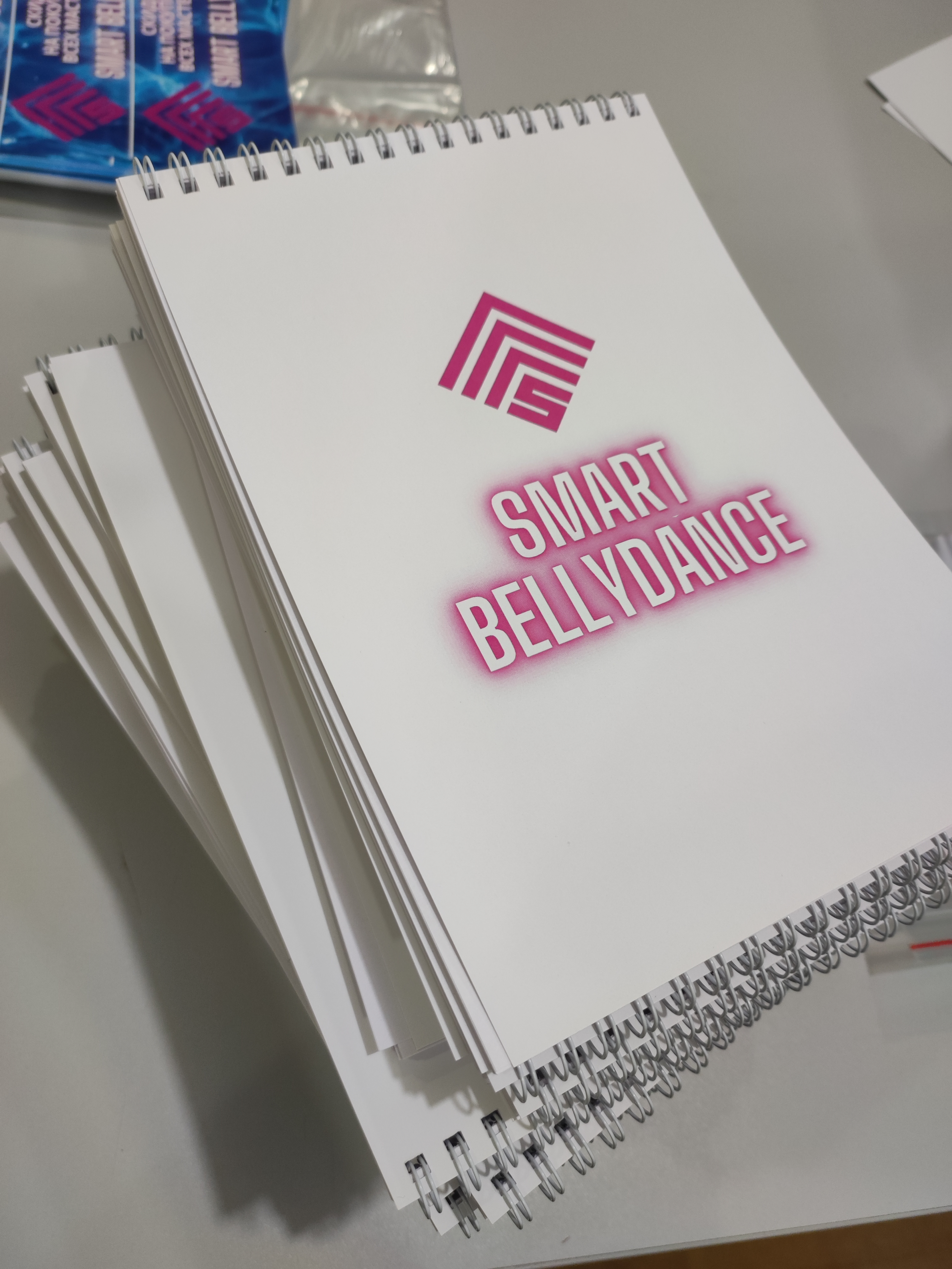 Блокноты, ручки, сертификаты и благодарственные письма для проекта SMART BELLYDANCE 2.0